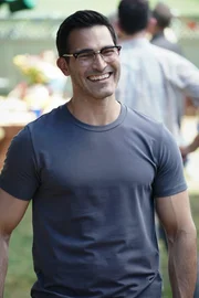 Clark Kent (Tyler Hoechlin) Clark Kent (Tyler Hoechlin)