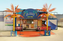 Bei Tag sehen sie ganz anders aus: Dorfdiscos wie das "La Fiesta" in Frankreich.