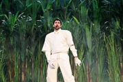 Bad Bunny performt auf dem Super Bowl 2026 in Santa Clara, Kalifornien.