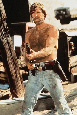 Der hartgesottene Texas-Ranger J.J. McQuade (Chuck Norris) jagt mit seinen unorthodoxen Methoden einen gefaehrlichen Waffenschieber.