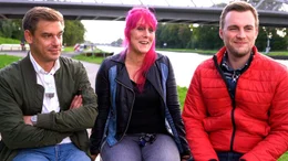 Sebastian Nauschwitz (links), Katrin Balder (Mitte) und Robin Hartkemeyer (rechts) waren der innere Kern der Facebookgruppe &bdquo;Regen in M&uuml;nster&ldquo;. Sie steuerten die Hilfseins&auml;tze hunderter Helfer.