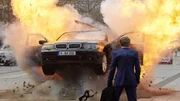 Als sein Wagen von einem Sprengsatz zerrissen wird, kann sich der Oberb&uuml;rgermeister-Kandidat Martin Dorn nur knapp in Sicherheit bringen...