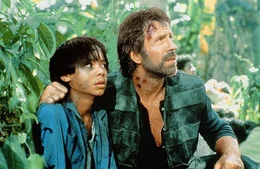 James Braddock (Chuck Norris) mit seinem Sohn Van (Roland Harrah III.)