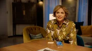 Yvonne (Gisa Zach) kann selbst kaum fassen, dass sie es schafft, einen &Uuml;berraschungsgast f&uuml;r Gerner zu gewinnen.