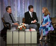 In Dick Wilcoxs (Ron Masak, M.) Talkshow macht Quincy (Jack Klugman) die Di&auml;t-P&auml;pstin Corrine O'Conner (Kathleen Nolan) f&uuml;r den Tod einer jungen Frau verantwortlich.