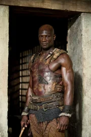 Glaubt fest an die Ehre eines Gladiators: Drago (Peter Mensah) - bis er eines Besseren belehrt wird ... Glaubt fest an die Ehre eines Gladiators: Drago (Peter Mensah) - bis er eines Besseren belehrt wird ...