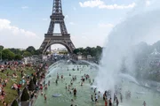 Trocad&eacute;ro Brunnen am Eiffel Turm