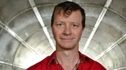 The Real Terminator - Biologe Greg Szulgit demonstriert das Ereignis. The Real Terminator - Biologe Greg Szulgit demonstriert das Ereignis.