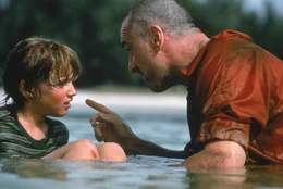 Finnegan Bell (Jeremy James Kissner, l.), ein zehnj&auml;hriger Waisenjunge, w&auml;chst bei seiner Schwester Maggie und ihrem Freund Joe in &auml;rmlichen Verh&auml;ltnissen in Florida auf. Eines Tages trifft Finn auf einen entflohenen H&auml;ftling (Robert De Niro, r.), der ihn dazu bringt, ihm zu helfen.