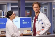 Chicago Med Staffel 8 Folge 14 Schwierige Entscheidung: Lilah Richcreek Estrada als Dr. Nellie Cuevas, Nick Gehlfuss als Dr. Will Halstead
