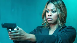 Detective Nevin (Laverne Cox) ist Lindy auf den Fersen..