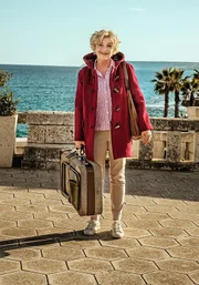 Ein neuer Auftrag: In &bdquo;Mission Italien&ldquo; bricht die sympathische Weltenbummler-Nanny Henni (Saskia Vester) zu einer Familie nach Apulien auf.