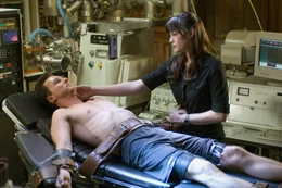 Edward Norton als Bruce Banner und  Liv Tyler als Betty Ross