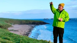 Die Natur auf den Blasket Inseln ist &uuml;berw&auml;ltigend sch&ouml;n. Rund 4 Kilometer vor dem Festland gelegen liegt das kleine Paradies. Lorc&aacute;n &Oacute; Cinneide k&uuml;mmert sich darum, dass es auch so bleibt. Nur selten k&ouml;nnen auch Touristen die Insel betreten.