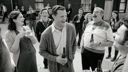 Jamie Dornan (Buddys Vater), Gerard Horan (Mackie).
