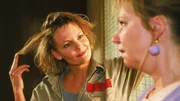 Ilse (Christiane Reiff, re.) wird misstrauisch, weil sich die neue Insassin Gisela (Anke Schwiekowski) mit jedem nett unterhalten will - und das als angebliche Terroristin. Ilse (Christiane Reiff, re.) wird misstrauisch, weil sich die neue Insassin Gisela (Anke Schwiekowski) mit jedem nett unterhalten will - und das als angebliche Terroristin.