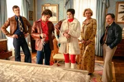 v.li.: Cassard (Alexandre Russo), Max Beretta (Arthur Dupont), Rose Bellecour (Chloé Chaudoye), Barbara Bellecour (Christèle Tual), Rateau (Saverio Maligno). v.li.: Cassard (Alexandre Russo), Max Beretta (Arthur Dupont), Rose Bellecour (Chloé Chaudoye), Barbara Bellecour (Christèle Tual), Rateau (Saverio Maligno).