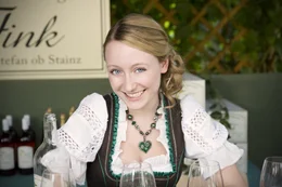 Alina Fritsch (Marie Fink).