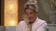 Jysk Mitarbeiterin Jacky wird emotional Jysk Mitarbeiterin Jacky wird emotional