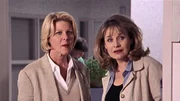 Liz Banks (Alley Mills), Candace Everett (Karen Austin) (v.l.) Liz Banks (Alley Mills), Candace Everett (Karen Austin) (v.l.)