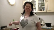 Pamela freut sich, dass Micky da ist und hat was Leckeres für den Magdeburger gekocht Pamela freut sich, dass Micky da ist und hat was Leckeres für den Magdeburger gekocht
