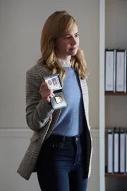 BRITT ROBERTSON