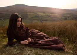 Emma Mackey als Emily Bront&euml;