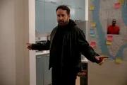 LAW & ORDER: ORGANIZED CRIME -- "Red, White, Black, & Blue" Episode 506 -- Pictured: Jason Patric as Det. Tim McKenna LAW & ORDER: ORGANIZED CRIME -- "Red, White, Black, & Blue" Episode 506 -- Pictured: Jason Patric as Det. Tim McKenna