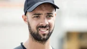 Der scharfzüngige Comedy-Star Simon Heller (Alexander Salzburger) gerät wegen seiner politikerverachtenden Sprüche in Verdacht, hinter dem Anschlag auf eine Spitzenpolitikerin zu stecken. Der scharfzüngige Comedy-Star Simon Heller (Alexander Salzburger) gerät wegen seiner politikerverachtenden Sprüche in Verdacht, hinter dem Anschlag auf eine Spitzenpolitikerin zu stecken.