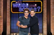 Treten bei "Wer weiß denn sowas?" als Kandidaten an: Der Comedian Atze Schröder (l.) und der Schauspieler und Komiker Rick Kavanian (r.). Treten bei "Wer weiß denn sowas?" als Kandidaten an: Der Comedian Atze Schröder (l.) und der Schauspieler und Komiker Rick Kavanian (r.).