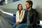 Anna Bregent (Barbara Prakopenka) steht Elias Jung (Maximilian Klas) bei. Anna Bregent (Barbara Prakopenka) steht Elias Jung (Maximilian Klas) bei.