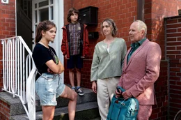 Toni (Frida Stittrich), Lukas (Bruno Thiel), Katja (Kim Riedle), Volker (Axel Milberg)