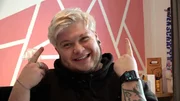 Damian startet neu durch - mit frischer Haarfarbe. Damian startet neu durch - mit frischer Haarfarbe.