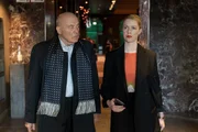 Wolf Marquardt (Hanns Zischler, l.) fürchtet um sein Ansehen. Hanna Scherer (Christine Eixenberger, r.) hilft ihm, die Frauen zum Schweigen zu bringen. Wolf Marquardt (Hanns Zischler, l.) fürchtet um sein Ansehen. Hanna Scherer (Christine Eixenberger, r.) hilft ihm, die Frauen zum Schweigen zu bringen.