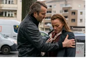 Marc (Stefan Rudolf) kann nicht verstehen, warum Anna (Lena Baader) ihre Beziehung beenden möchte. Marc (Stefan Rudolf) kann nicht verstehen, warum Anna (Lena Baader) ihre Beziehung beenden möchte.