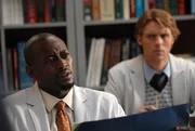 Werden Dr. Eric Foreman (Omar Epps, l.) und Dr. Robert Chase (Jesse Spencer, r.) endlich herausfinden, warum der kleine Adam ständig schreit? Werden Dr. Eric Foreman (Omar Epps, l.) und Dr. Robert Chase (Jesse Spencer, r.) endlich herausfinden, warum der kleine Adam ständig schreit?