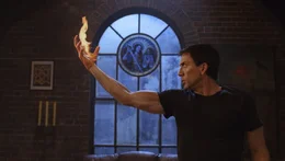 Nachdem er seine Seele verkauft hat, wird der Stuntman Johnny (Nicolas Cage) zu einem Ghost Rider, einem Kopfgeldj&auml;ger des Teufels, der Nacht f&uuml;r Nacht als feuriger Rider auf seinem Hellcycle Jagd auf D&auml;monen und S&uuml;nder macht ...