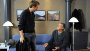 Fabian (Jannik Nowak, l.) ist verärgert, dass sein Vater (Klaus Zmorek, r.) ihm die Wahrheit über Nathalies Schwangerschaft verschwiegen hat. Fabian (Jannik Nowak, l.) ist verärgert, dass sein Vater (Klaus Zmorek, r.) ihm die Wahrheit über Nathalies Schwangerschaft verschwiegen hat.