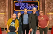 Moderator Kai Pflaume (M.) und seine Rateteam-Kapitäne Bernhard Hoëcker (l.) und Elton (r.) begrüßen in dieser Sendung die Radio- , TV-und Eventmoderatorin Julia Schütze (2.v.l.) und den Schauspieler Sky du Mont (2.v.r.). Moderator Kai Pflaume (M.) und seine Rateteam-Kapitäne Bernhard Hoëcker (l.) und Elton (r.) begrüßen in dieser Sendung die Radio- , TV-und Eventmoderatorin Julia Schütze (2.v.l.) und den Schauspieler Sky du Mont (2.v.r.).