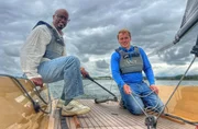 Yared Dibaba mit Bootsbaumeister Jan Brügge auf der WOY 26 Yared Dibaba mit Bootsbaumeister Jan Brügge auf der WOY 26