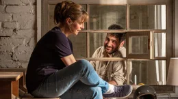 F&uuml;r Amelie (Julia J&auml;ger, li.) ist Barış (Ugur Kaya) der netteste Taxifahrer der Welt.