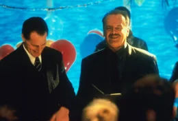 Ein gefeierter Mann: Detective Black (Jack Nicholsen, r.) kann auf ein erfolgreiches Berufsleben zur&uuml;ckblicken. Noch ahnen weder er noch Eric Pollack (Sam Shepard, l.), was auf sie zukommt.