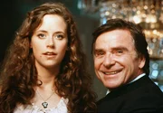 rbb Fernsehen UTTA DANELLA - PL&Ouml;TZLICH IST ES LIEBE, Deutschland 2004, Regie Brigitta Dresewski, Julius von Tallien (Elmar Wepper) f&uuml;hrt seine Nichte Barbara (Anja Knauer) in die Familie ein.