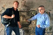 Moderator Tobias K&auml;mmerer (links) mit Carsten Lind vom Universit&auml;tsarchiv der Philipps-Universit&auml;t Marburg im Studenten-Karzer.