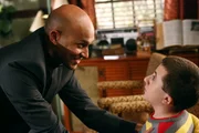 Reverend Deveaux (Keegan-Michael Key, l.); Brick Heck (Atticus Shaffer, r.) Reverend Deveaux (Keegan-Michael Key, l.); Brick Heck (Atticus Shaffer, r.)