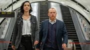 Priya Shamsie (Sonita Henry) und Max Arnold (Adrian Scarborough) sind bereit für die Ermittlungen. Priya Shamsie (Sonita Henry) und Max Arnold (Adrian Scarborough) sind bereit für die Ermittlungen.