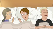 Von links: Berthe Blanco, Paul Jakobs und Jan Fröhlich schlafen zusammen in einem Bett. Von links: Berthe Blanco, Paul Jakobs und Jan Fröhlich schlafen zusammen in einem Bett.