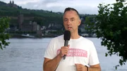 Wenn Kinder in die Pubertät kommen, haben Eltern nichts mehr zu lachen? Von wegen: Comedian und Familiencoach Matthias Jung zeigt, warum "Chill mal" - der Name seines neuen Programms - und Humor hier das beste Rezept sind. Denn am Ende der Geduld ist noch viel Pubertät übrig. Wenn Kinder in die Pubertät kommen, haben Eltern nichts mehr zu lachen? Von wegen: Comedian und Familiencoach Matthias Jung zeigt, warum "Chill mal" - der Name seines neuen Programms - und Humor hier das beste Rezept sind. Denn am Ende der Geduld ist noch viel Pubertät übrig.