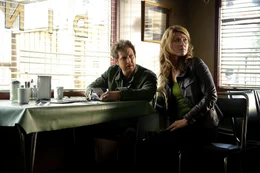 Eric Fox (AJ Buckley) und Brooke Kelvin (Jewel Saite, r.) begeben sich auf die Suche nach dem Geheimnis der Maya.