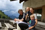 Senner Hannes Klingler mit Familie Ehefrau Anna und S&ouml;hne Emil und Felix